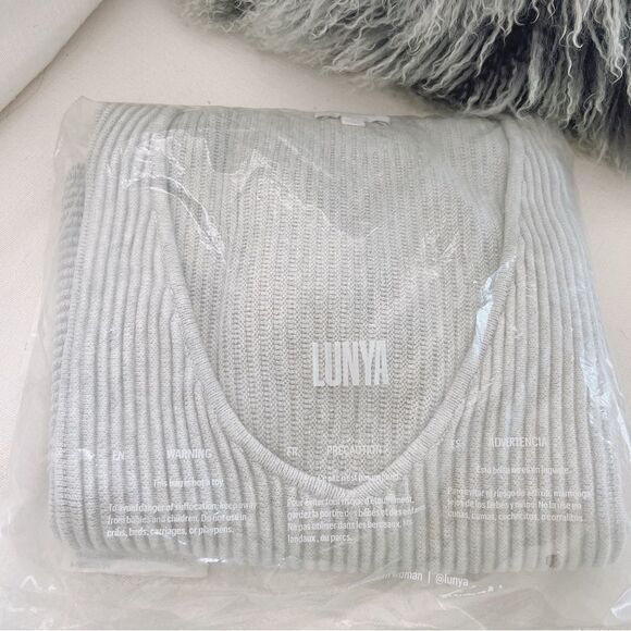 Lunya Cozy Cotton Silk Reversible Pullover - Mellow Grey Heather - Picture 8 of 10